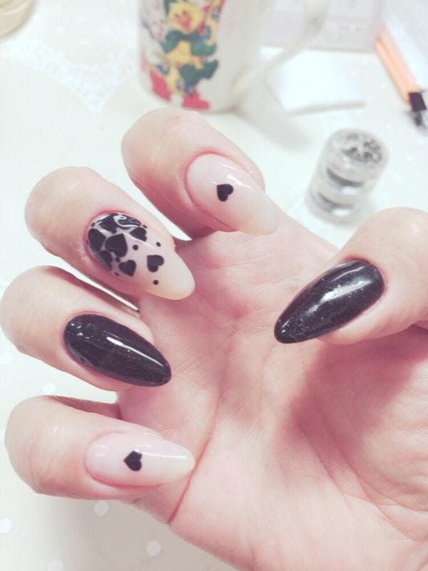 黒でも可愛いハートネイル 立川のネイルサロン Glitter グリッター