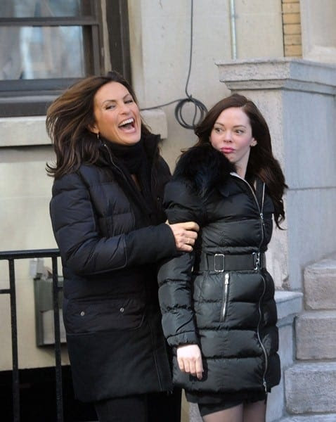 rose mcgowan svu. Rose McGowan on location