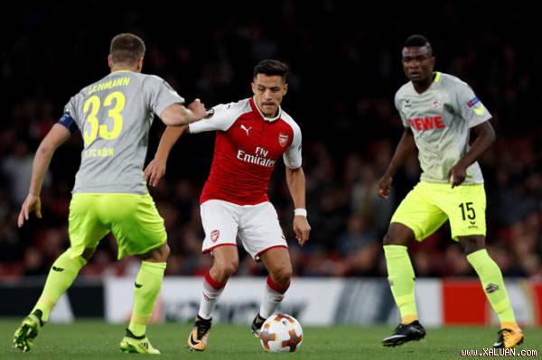 Arsenal có trận ra quân suôn sẻ ở Europa League