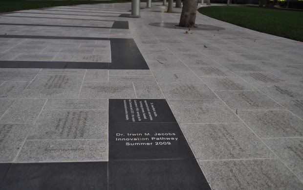 http://s.glbimg.com/po/tt/f/620x388/2013/01/22/3_calcada_da_inovacao_san_diego_qualcomm.jpg