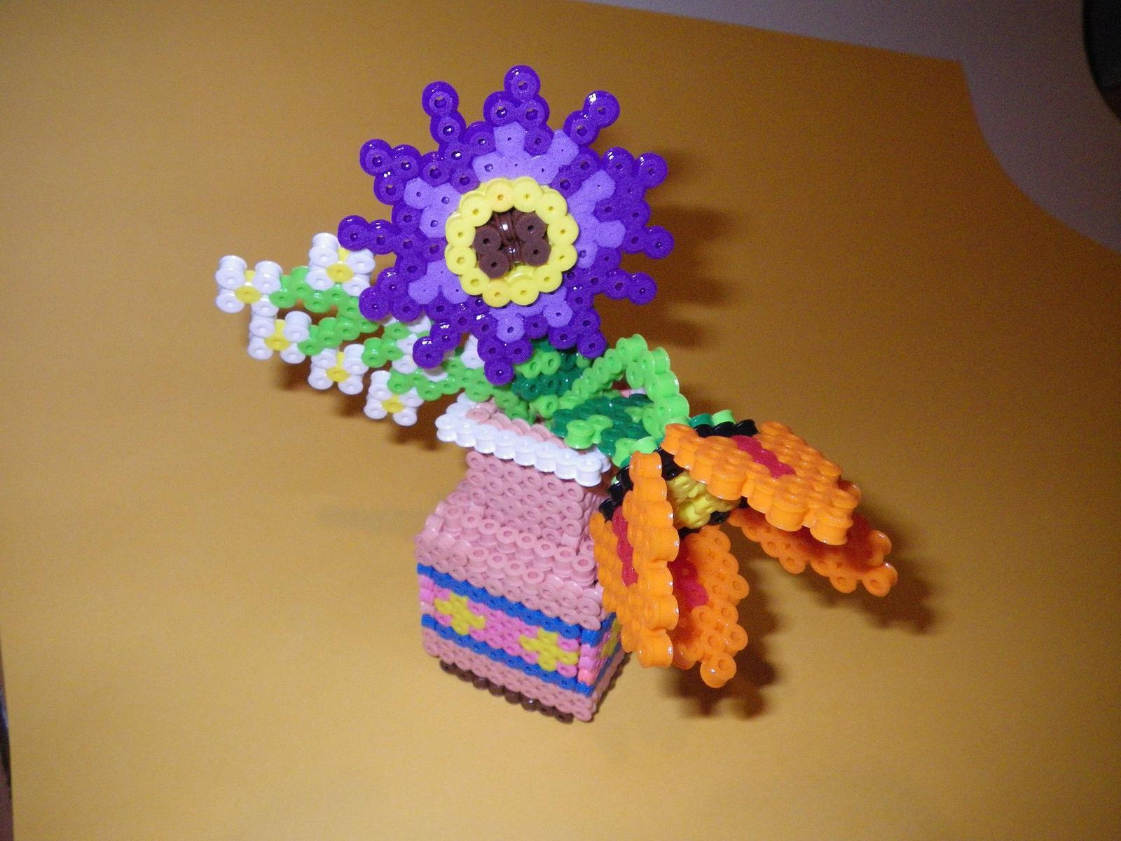 アイロンビーズ フラワーベースと花 前編 難度 中 3dperlerbeadsお手軽頑固な立体アイロンビーズ