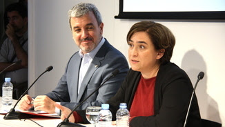 L'alcaldessa de Barcelona, Ada Colau, amb el líder del PSC Barcelona, Jaume Collboni