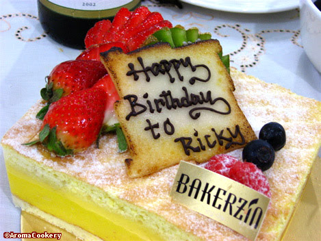 birthday cake stencil. irthday cake themes for
