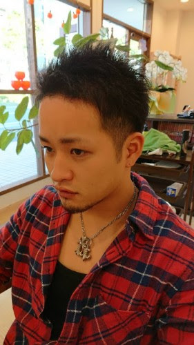 メンズベリーショートツーブロックスタイル オーガニックヘアサロンin臼井 佐倉にある美容室なら暖かい雰囲気の Tique
