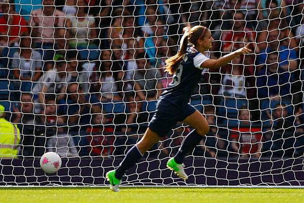 Mwrapはヘアバンドとしてサッカー選手に人気 Mueller Japan