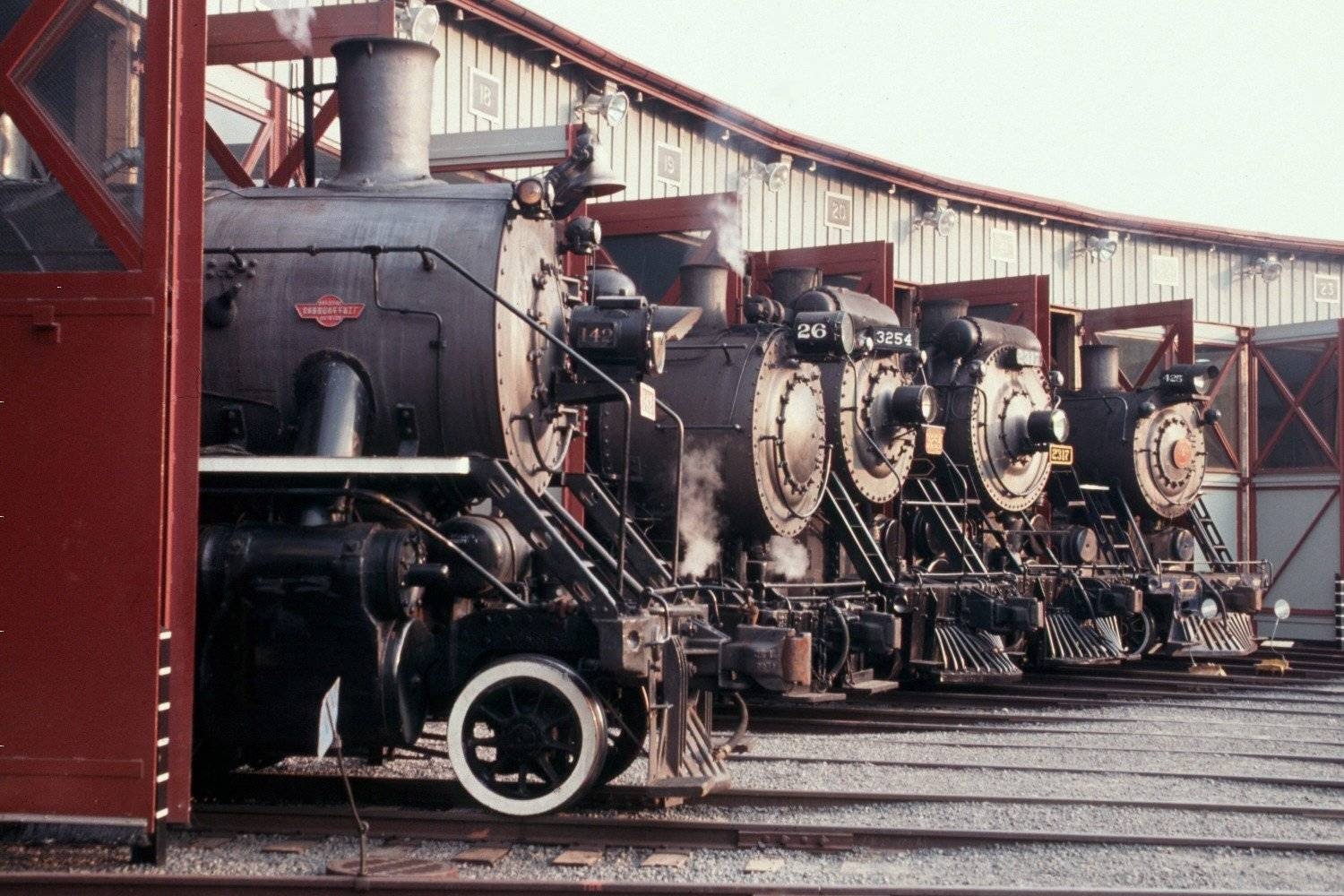 http://upload.wikimedia.org/wikipedia/commons/8/8e/Steamtown_Roundhouse.jpg