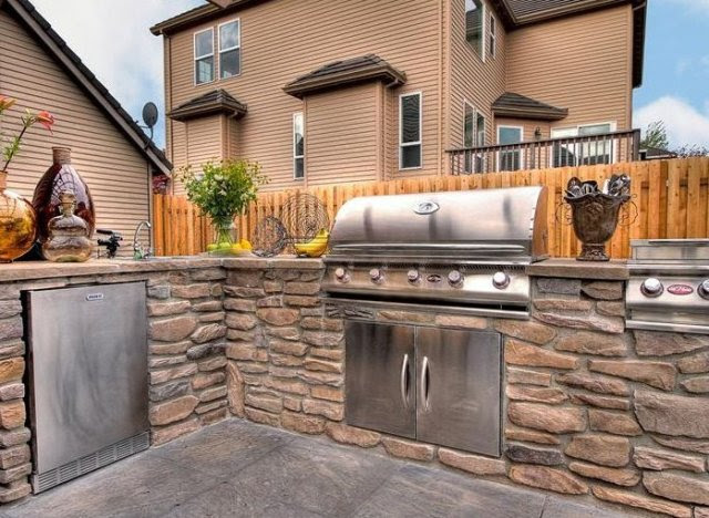 These Amazing Outdoor Kitchens Make Eating Inside Completely ...