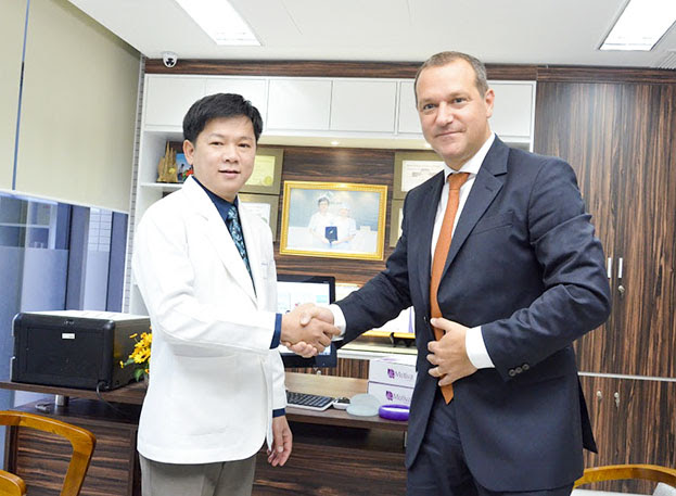 nâng ngực nội soi túi giọt nước Demi