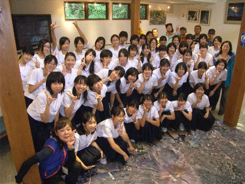 武庫川女子大学付属中学校の皆さんと清掃 コウモリ穴散策を実施 ブログ