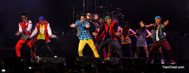 Elecoldxhot @ Twin Towers @live 2012