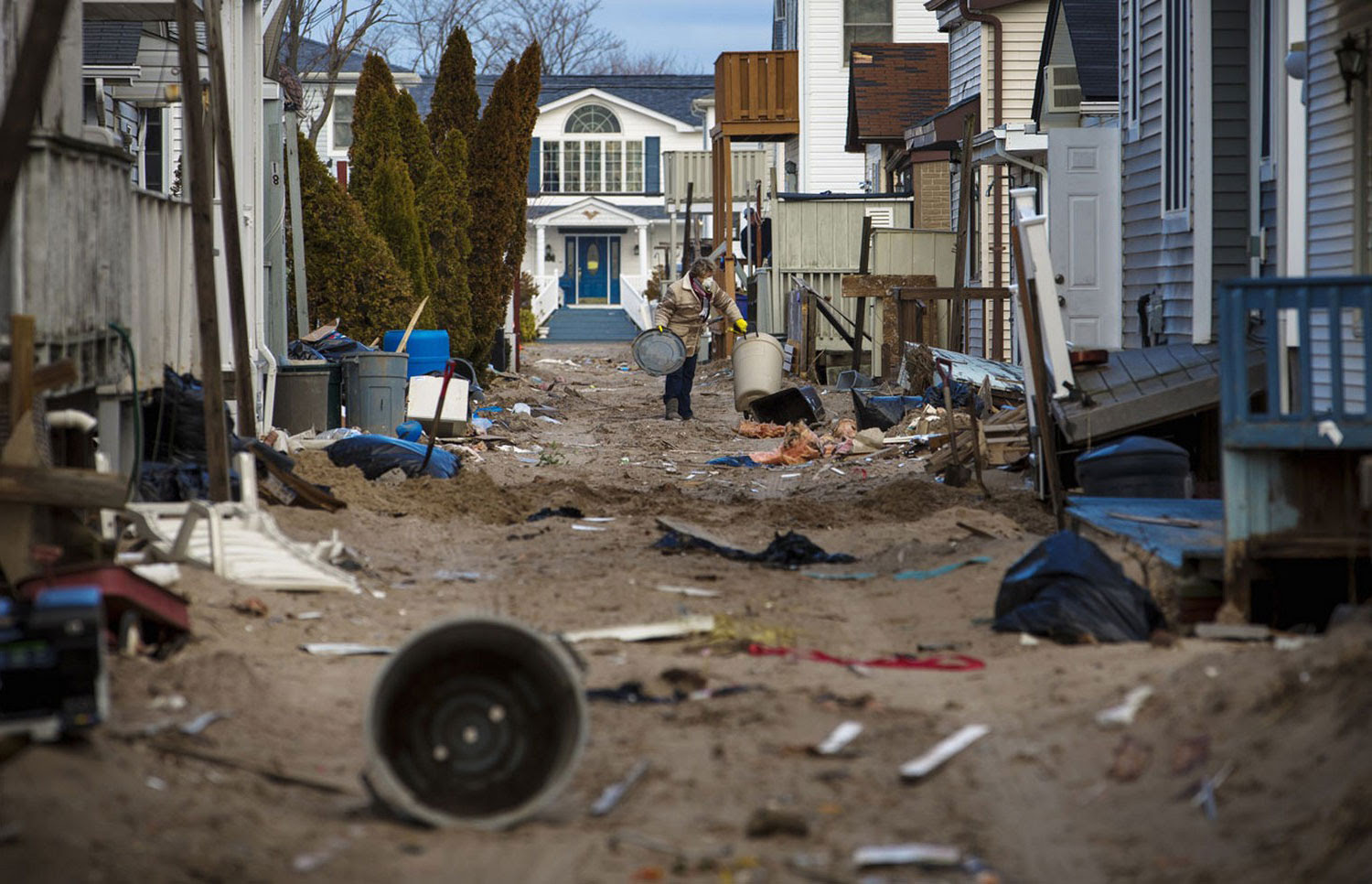 мусор в Бризи-Пойнт, фото