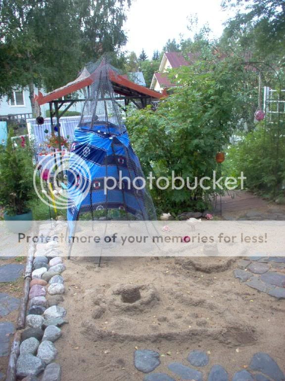 IM000329.jpg Wigwam and sand castles picture by jmatthan
