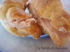 Cornettini delle Simili con patè di prosciutto crudo