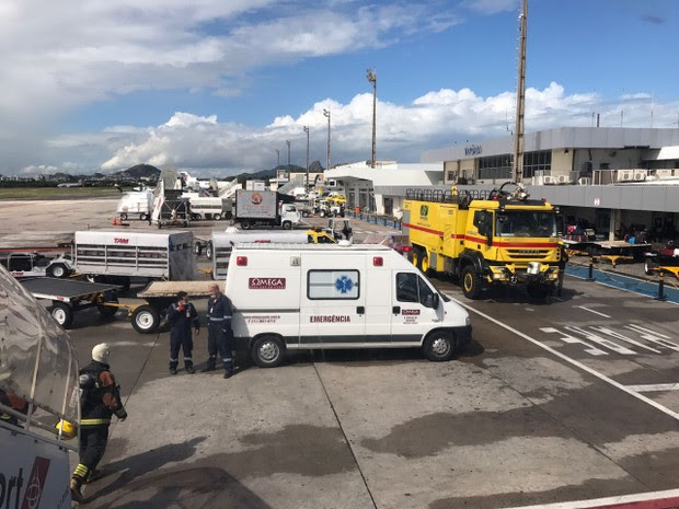 Avião tem princípio de incêndio no Aeroporto de Vitória (Foto: Divulgação)