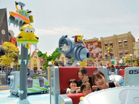 ｕｓｊに二つの新アトラクション おさるのジョージとミニオン 公開された新アトラクション ミニオン ハチャメチャ アイス ２６日 大阪市のユニバーサル スタジオ ジャパン 四国新聞社