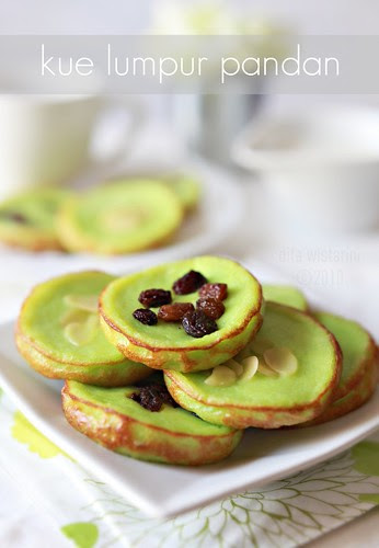 Pandan Mud Cake (Kue Lumpur Pandan)