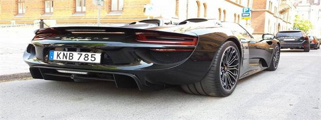 بالصور و الفيديو: تعرف على سيارة ابراهيموفيتش الجديدة البالغ سعرها 845 ألف دولار 