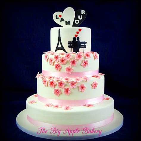 wedding cake de lamour sous la  eiffel gateaux de