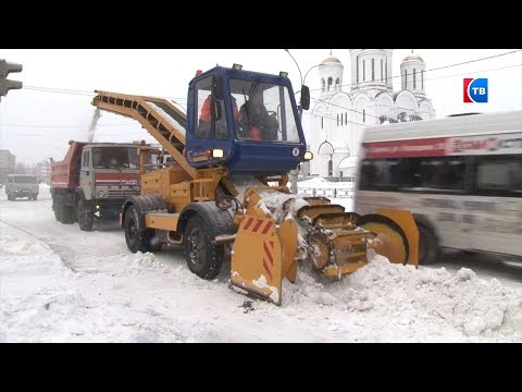 Снежный город: вот каким мы увидели его сегодня. И, конечно, на городских улицах работает «Серовавтодор»