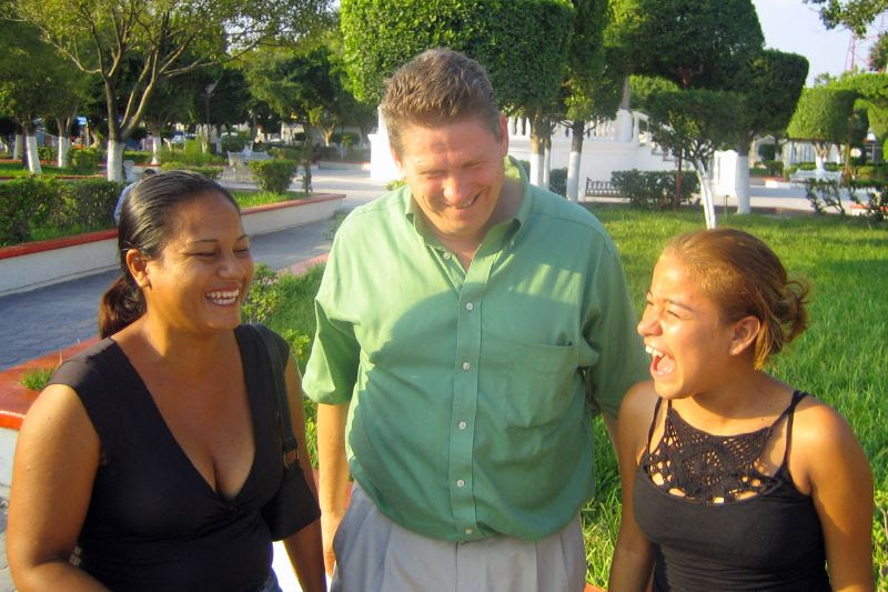 Laughing with girls at the Valle Hermoso Mexico Plaza