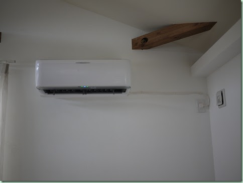 エアコンの電源コードが目立って気になる オウチヲタテヨウプロジェクト