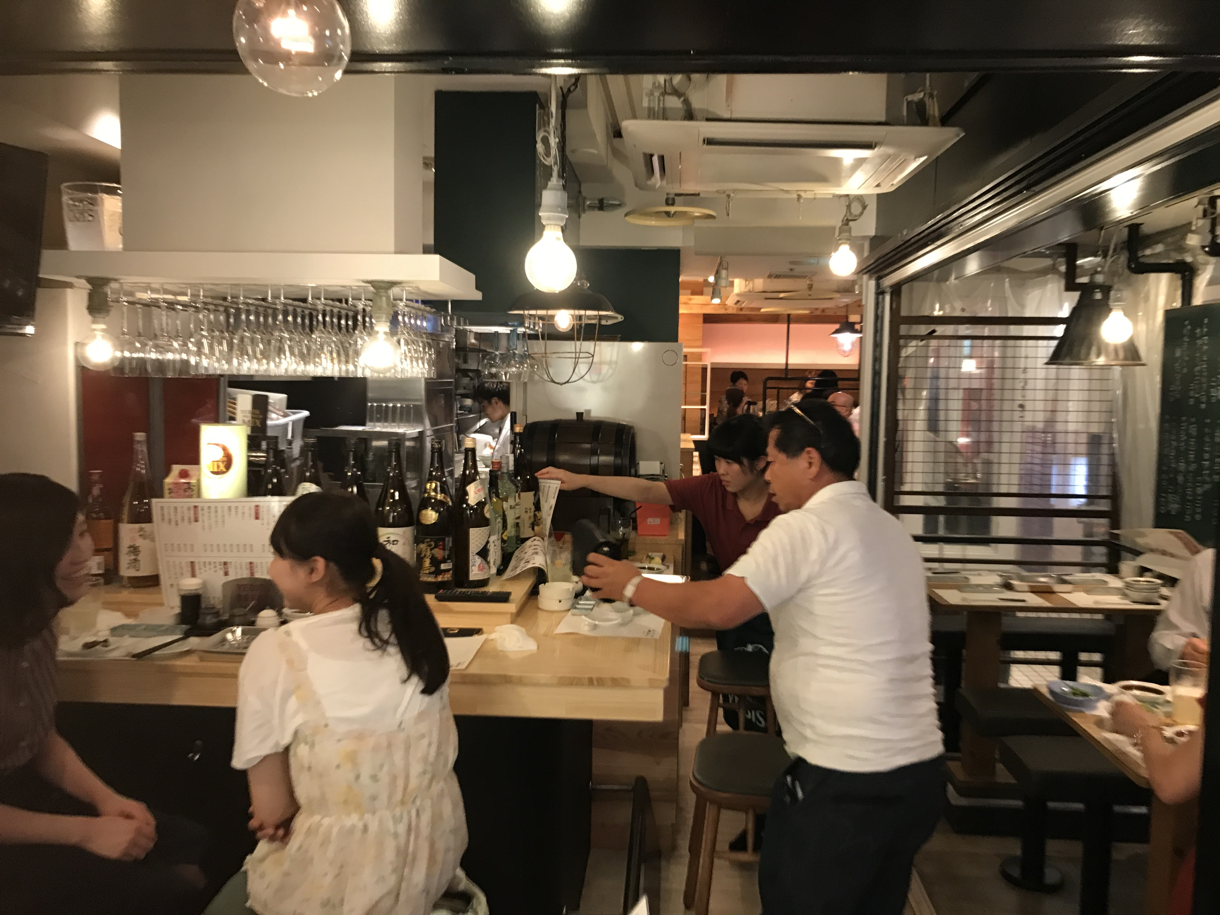 店舗の改装 オシャレなバルを和テイストの大衆天ぷら屋へ テイラーハウス