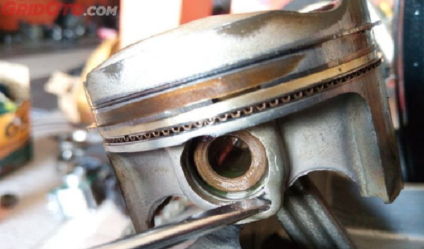 Knalpot Motor Mendadak Ngebul Bukan Petanda Jelek Justru Bagus Motorplus
