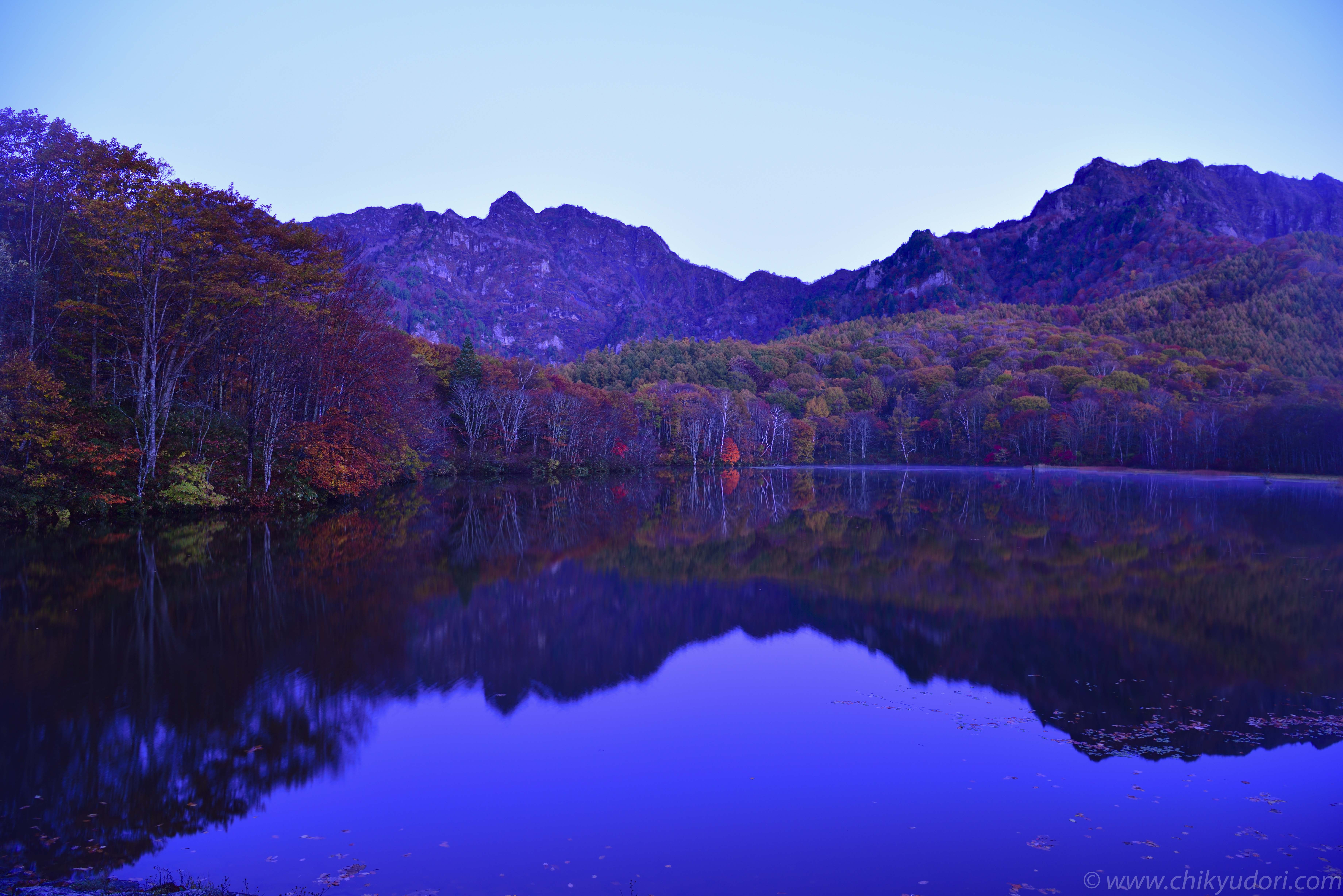 真田丸オープニングロケ地 紅葉の戸隠高原の鏡池 地球の撮り方