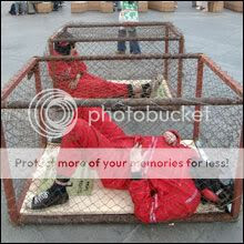 http://1.1.1.5/bmi/i461.photobucket.com/albums/qq332/eLdivaN81/guantanamo_action.jpg