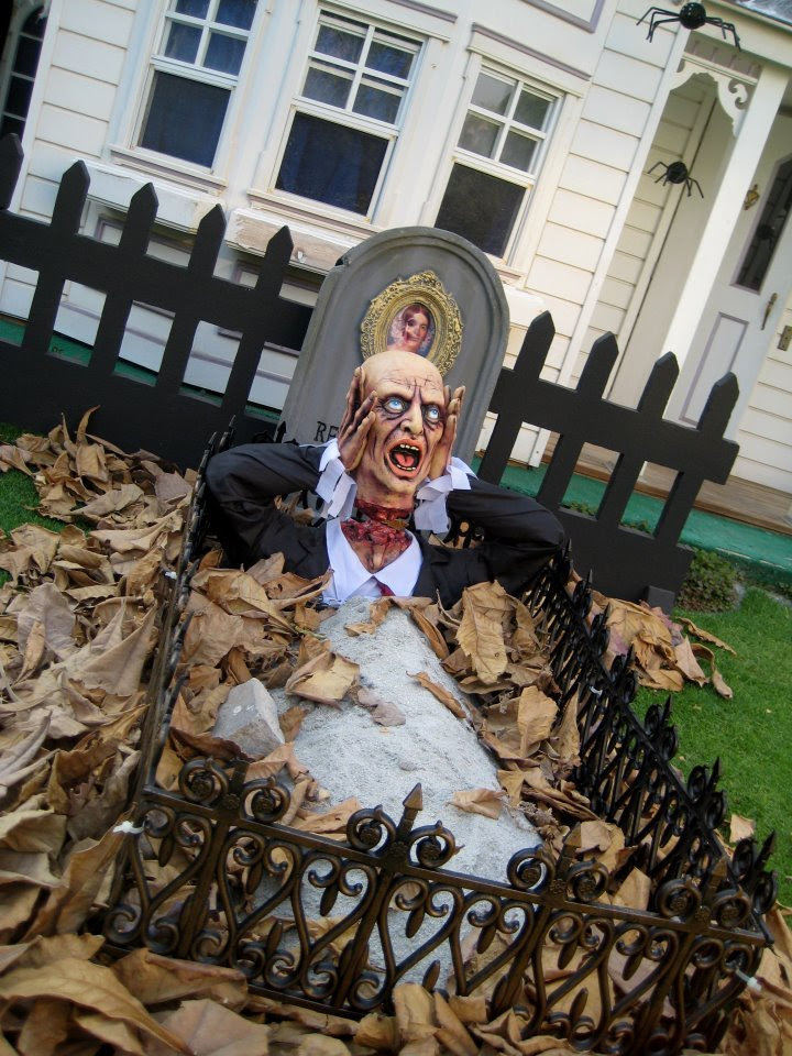 50 Awesome Halloween Decorations to Make This Year – The WoW Style