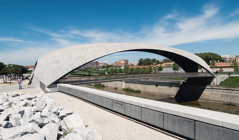 West 8, MRIO Arquitectos. Bridges Cascara Madrid RIO #4
