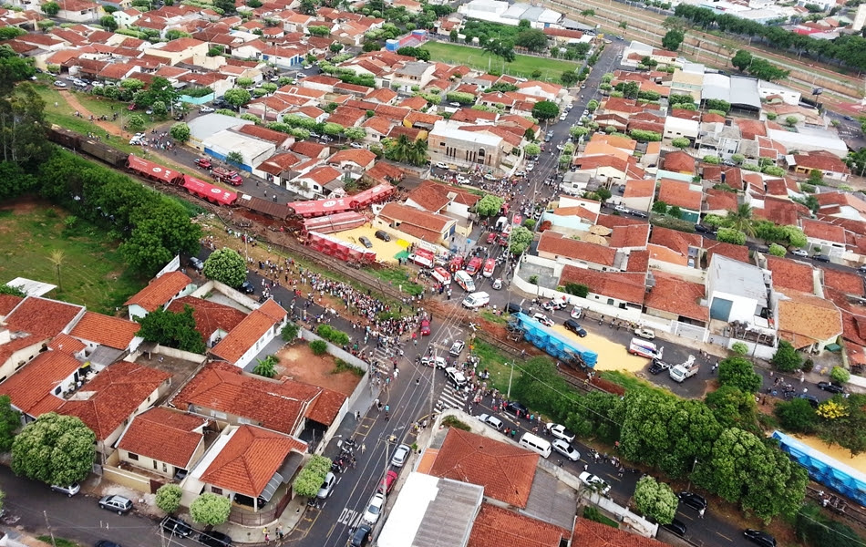 Foto aérea mostra dimensão do acidente