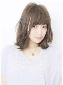 外はねミディアムボブ ブルーアッシュカラー Sherry 原宿美容室