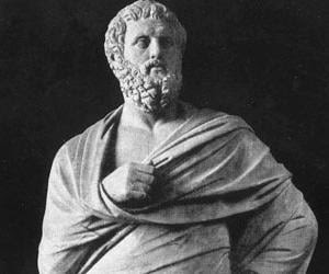Aeschylus Biography - Childhood, Life Achievements & Timeline