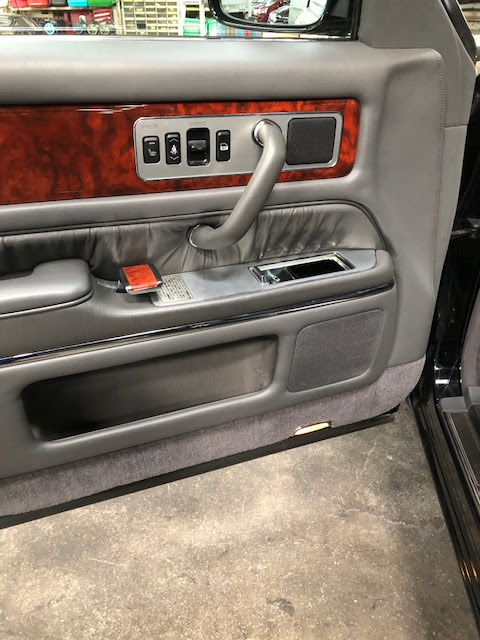 センチュリー ボタン照明球 修理依頼です 株式会社 今尾電機 自動車専門 三重県鈴鹿市