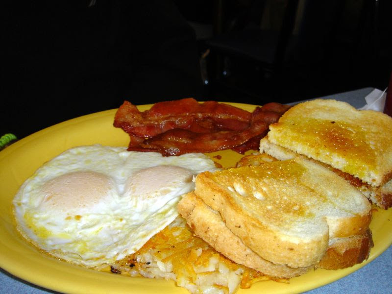 Two eggs with Bacon & Hashbrowns