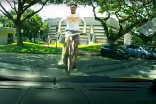 【ビデオ】ランボルギーニをジャンプ台にされたオーナー、15歳の自転車少年を許す