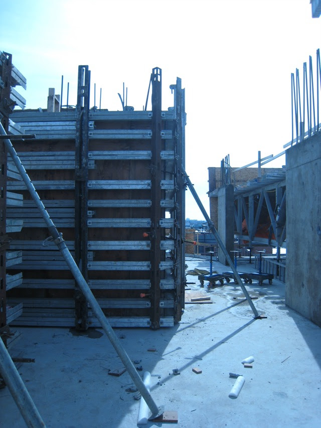 Central condominium concrete structure construction