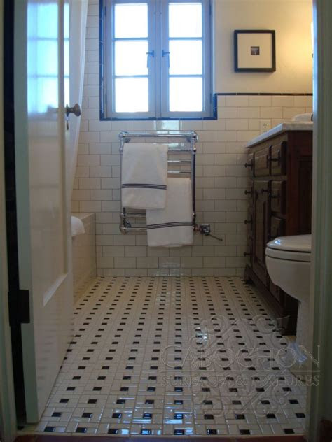 Browse your options for black and white bathrooms, and get ready to create a bath space that's a visually appealing study in contrasts. Bathroom floor in black and white ceramic pinwheel