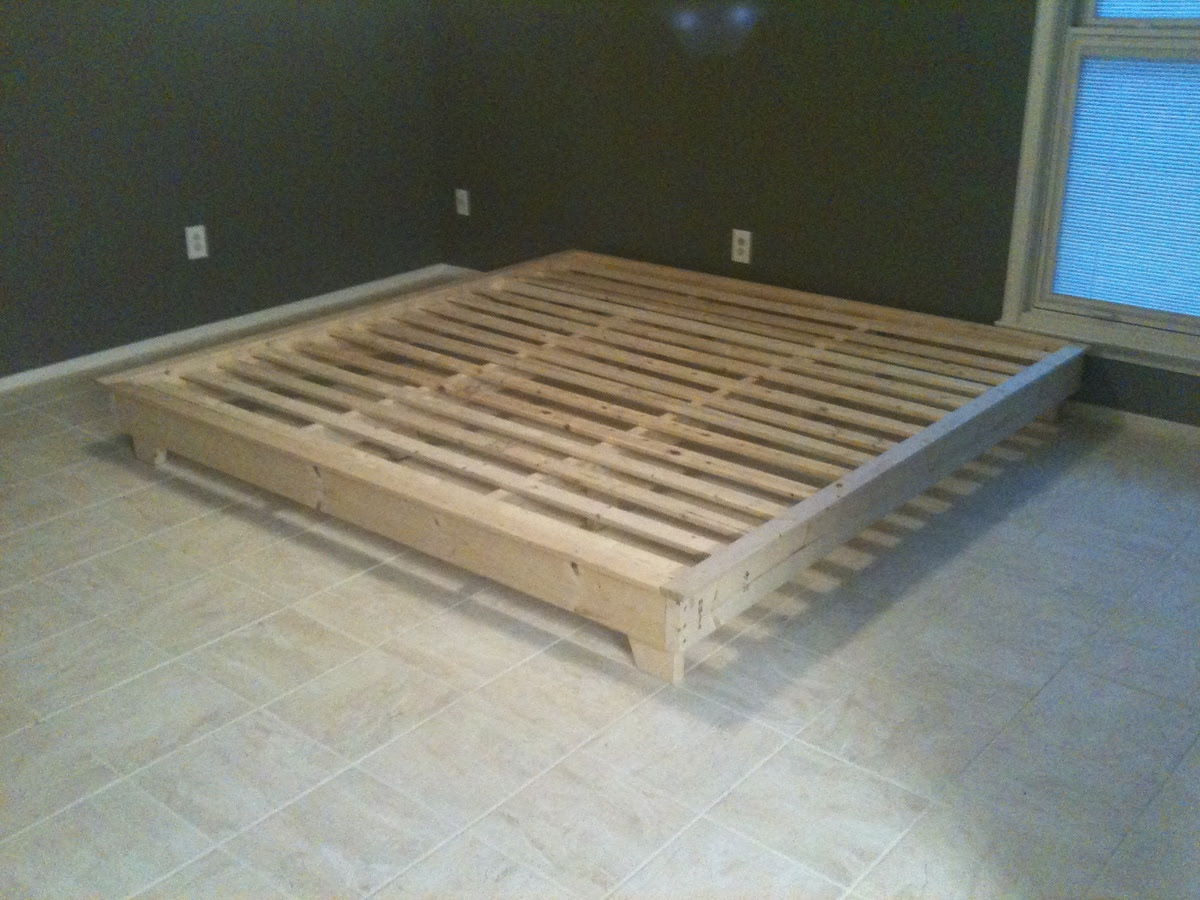 Ana White King Sized Hailey Platform Bed - DIY Projects