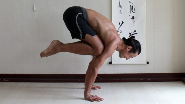 This Video Tutorial Teaches You to Balance on Your Hands