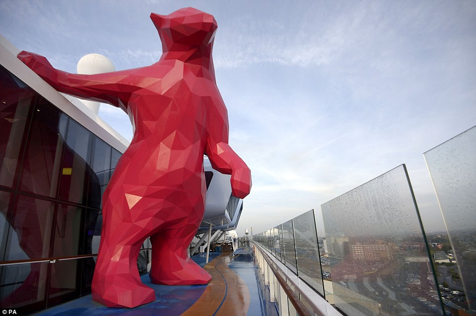 The bear is made of 1,340 stainless steel triangles, weighing approximately eight tons