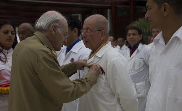 Carta de Raúl a los colaboradores que combatieron el Ébola 