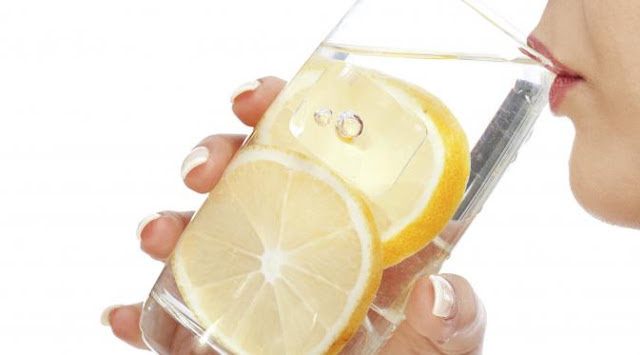Fakta dan Manfaat Sehat Minum Air Lemon Hangat di Pagi Hari - Kabar Terkini Dan Terupdate