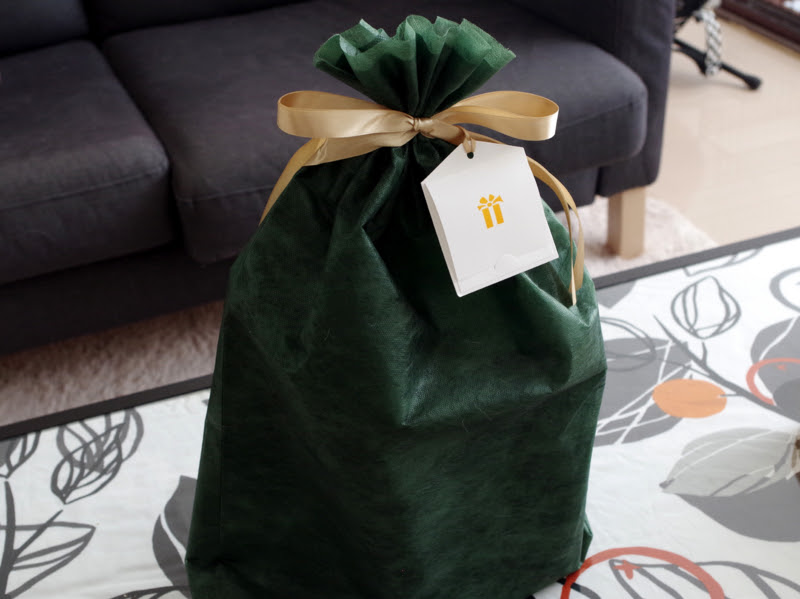Amazonギフトラッピングの包装が素敵 ありがとうございます レールを外れてもまだ生きる コロポンのブログ