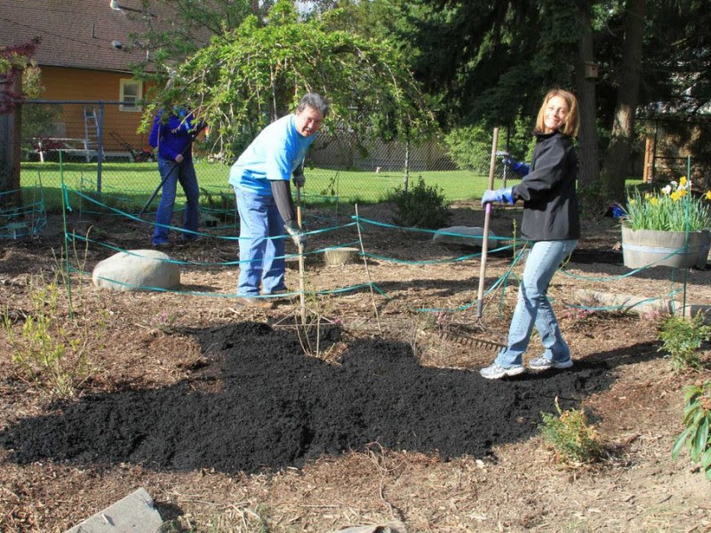 Cheers for Volunteers: Comcast Employees Spend a Day at Peter Kirk ...