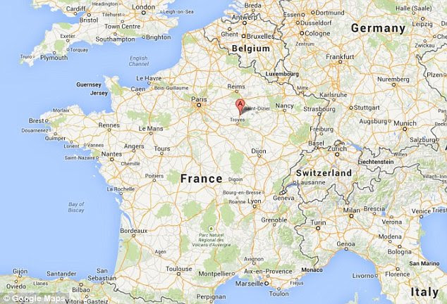 The grave was one of four female burials in an enclosure dating to the third century BC that were discovered dt in the Champagne-Ardenne region of Le Chene, northern France