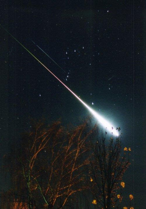 Les Météores Traces Lumineuses Et Anomalies