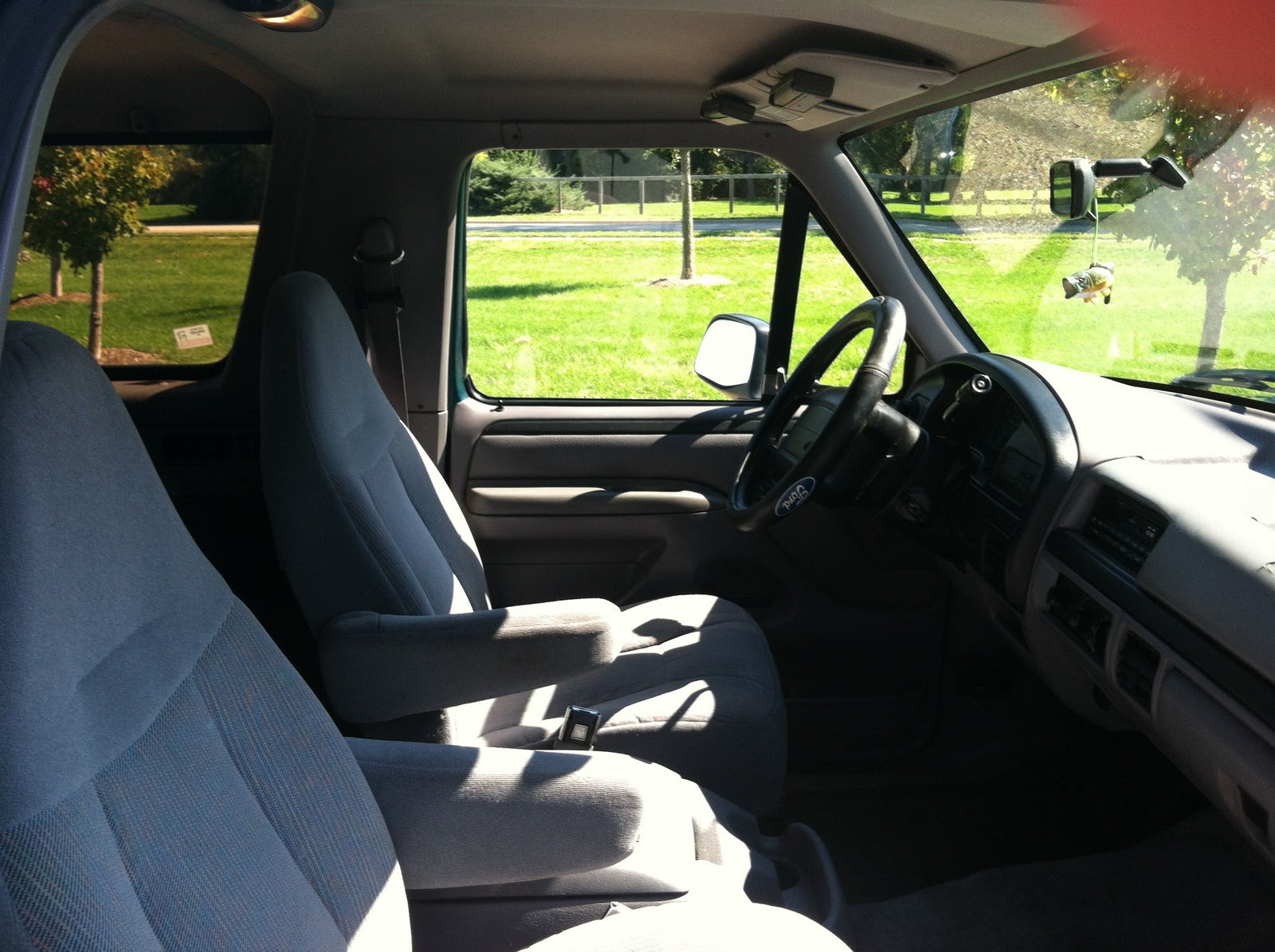 1996 Ford bronco interior