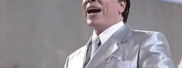 Silvio Santos aumenta recompensa por terno de desfile